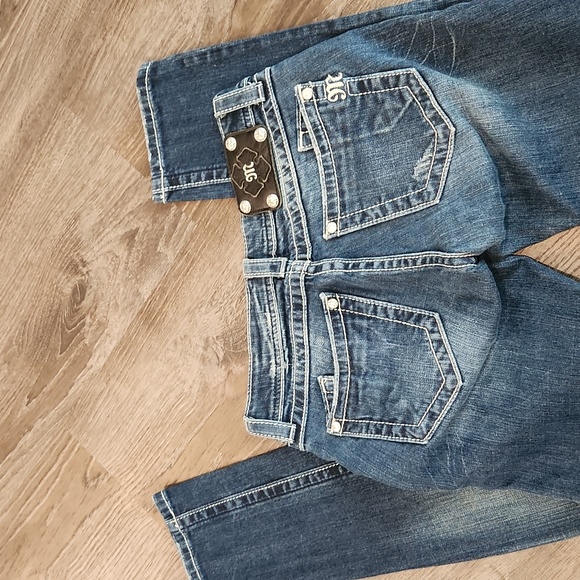 Miss Me Skinny Size 27 with Rhinestone Rivets - Picture 5 of 5